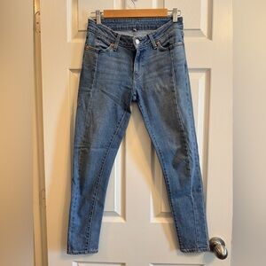 Levi’s size 26 retro skinny jean short
